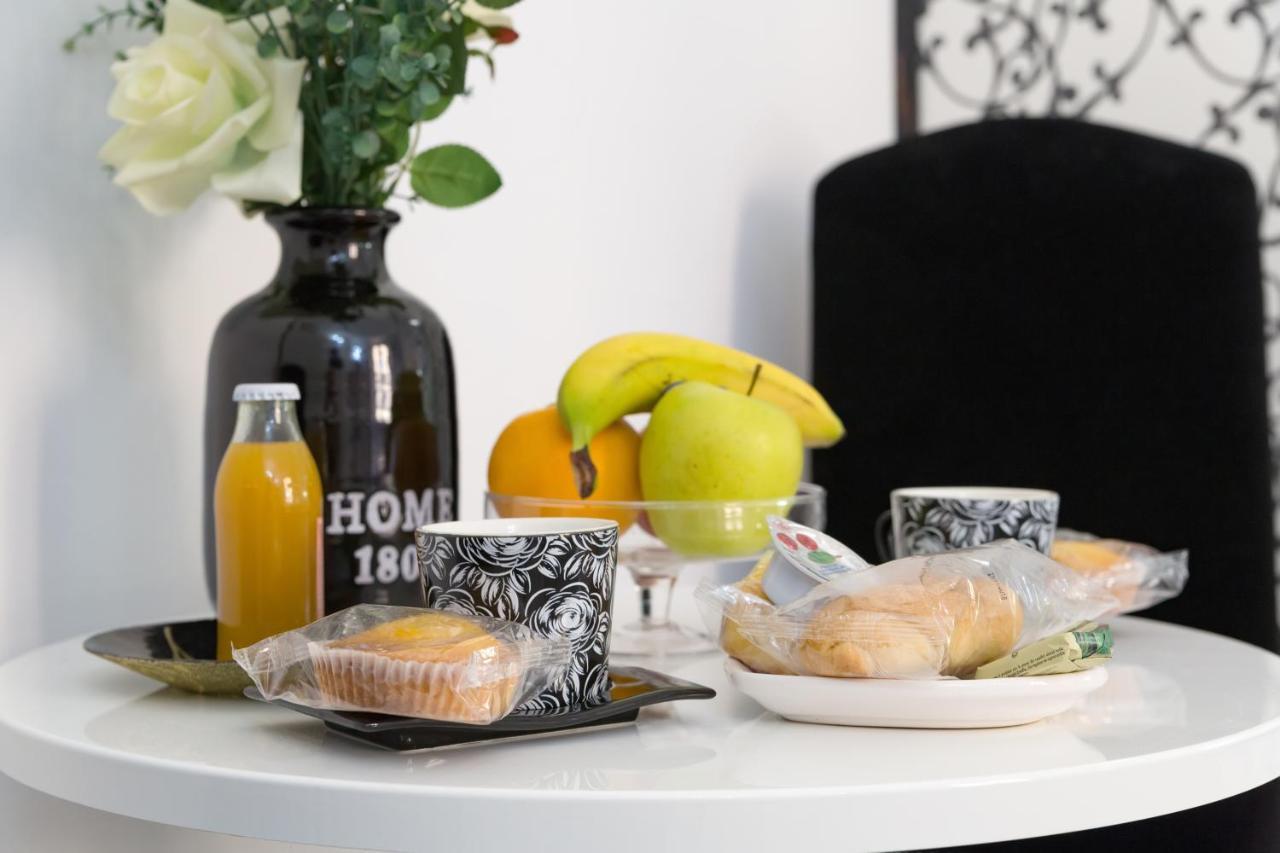 La Finestra Di Fronte Bed and breakfast *